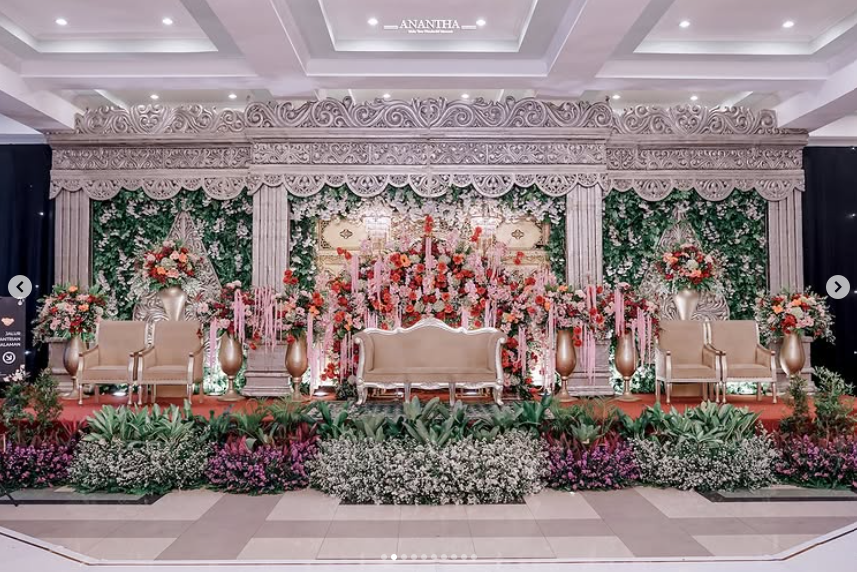 Acara wedding di Ruang Serba Guna
